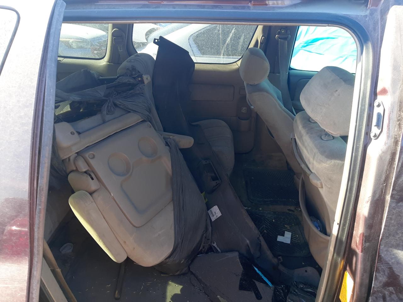 2000 Toyota Sienna Le VIN: 4T3ZF13C6YU226004 Lot: 59800084