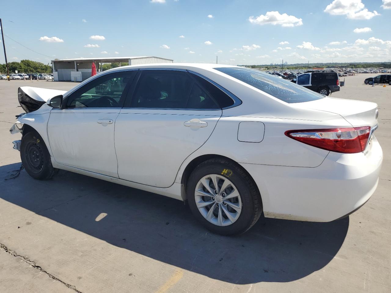 4T1BF1FK1HU744955 2017 TOYOTA CAMRY - Image 2