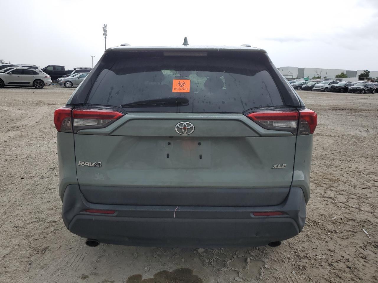 2019 Toyota Rav4 Xle VIN: 2T3W1RFV1KW052752 Lot: 68794064