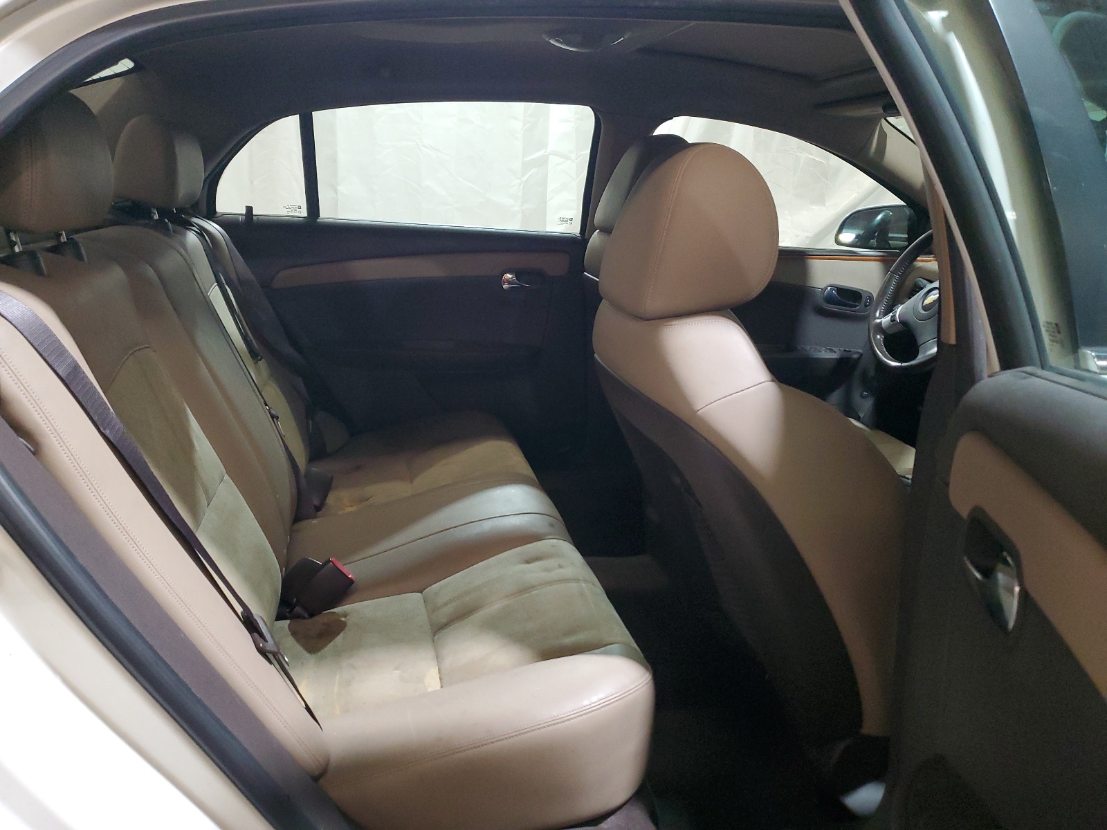 1G1ZD5EB6AF113221 2010 Chevrolet Malibu 2Lt