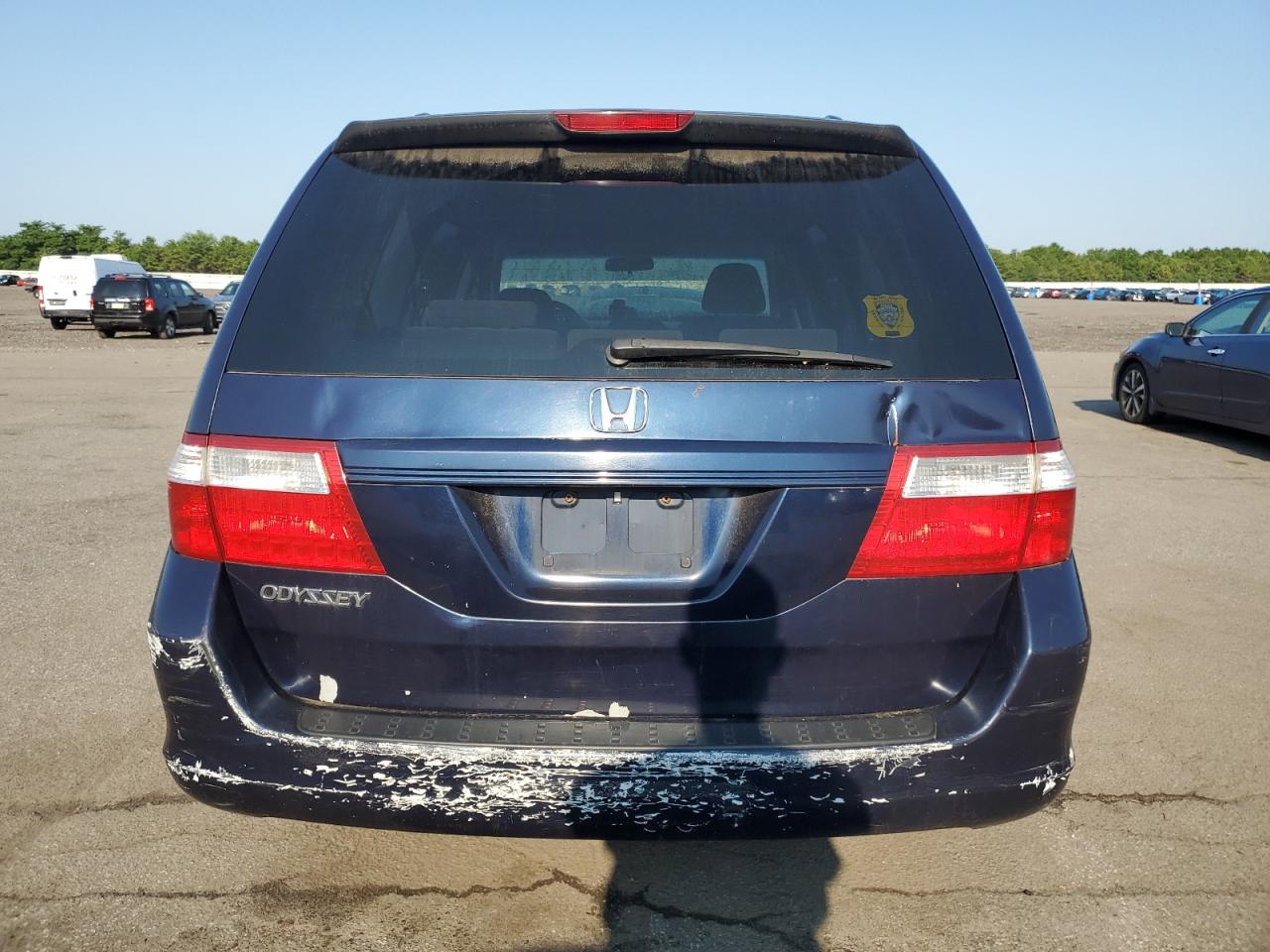 2007 Honda Odyssey Lx VIN: 5FNRL38247B124631 Lot: 63987734