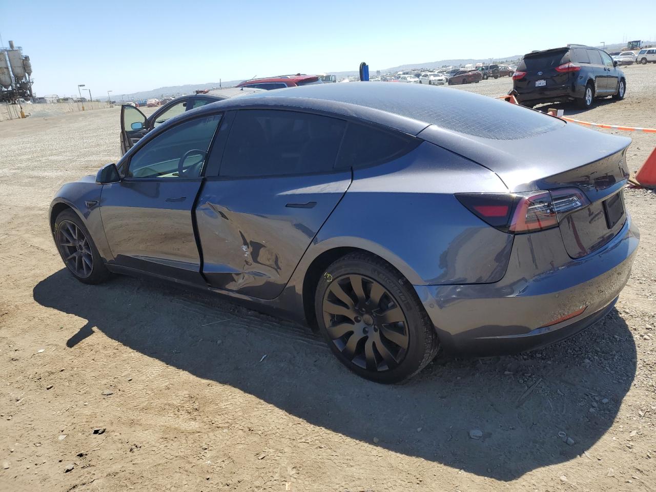 5YJ3E1EA3NF132698 2022 TESLA MODEL 3 - Image 2