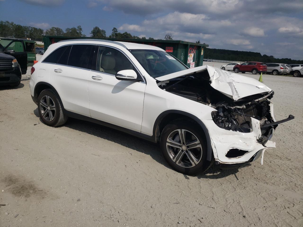 VIN WDC0G4JB8GF011462 2016 MERCEDES-BENZ GLC-CLASS no.4