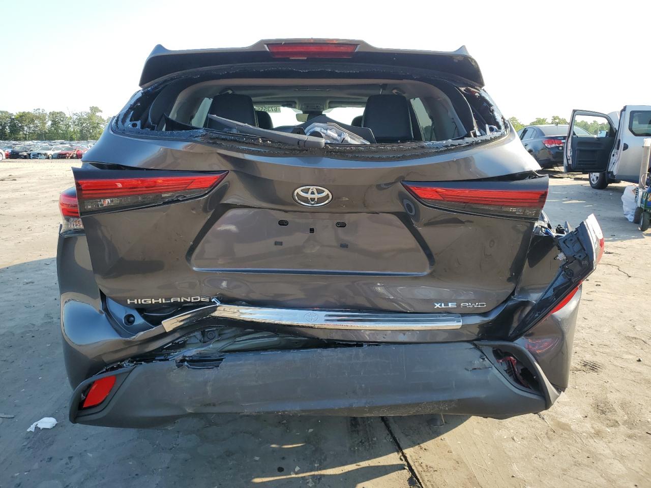 2022 Toyota Highlander Xle VIN: 5TDGZRBH6NS568883 Lot: 67355564