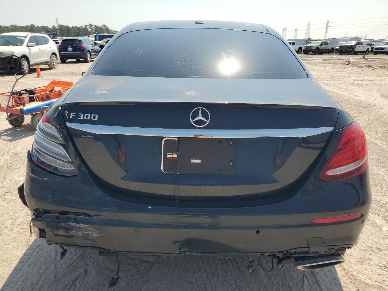 2017 Mercedes-Benz E 300 VIN: WDDZF4JB2HA157277 Lot: 66417374