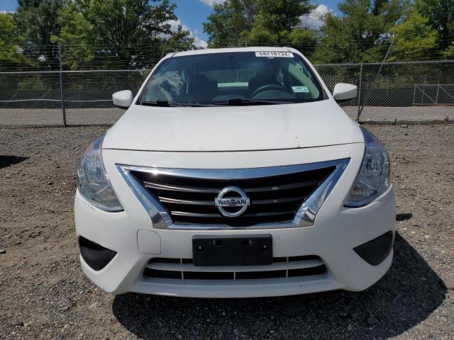  NISSAN VERSA 2018 Белы