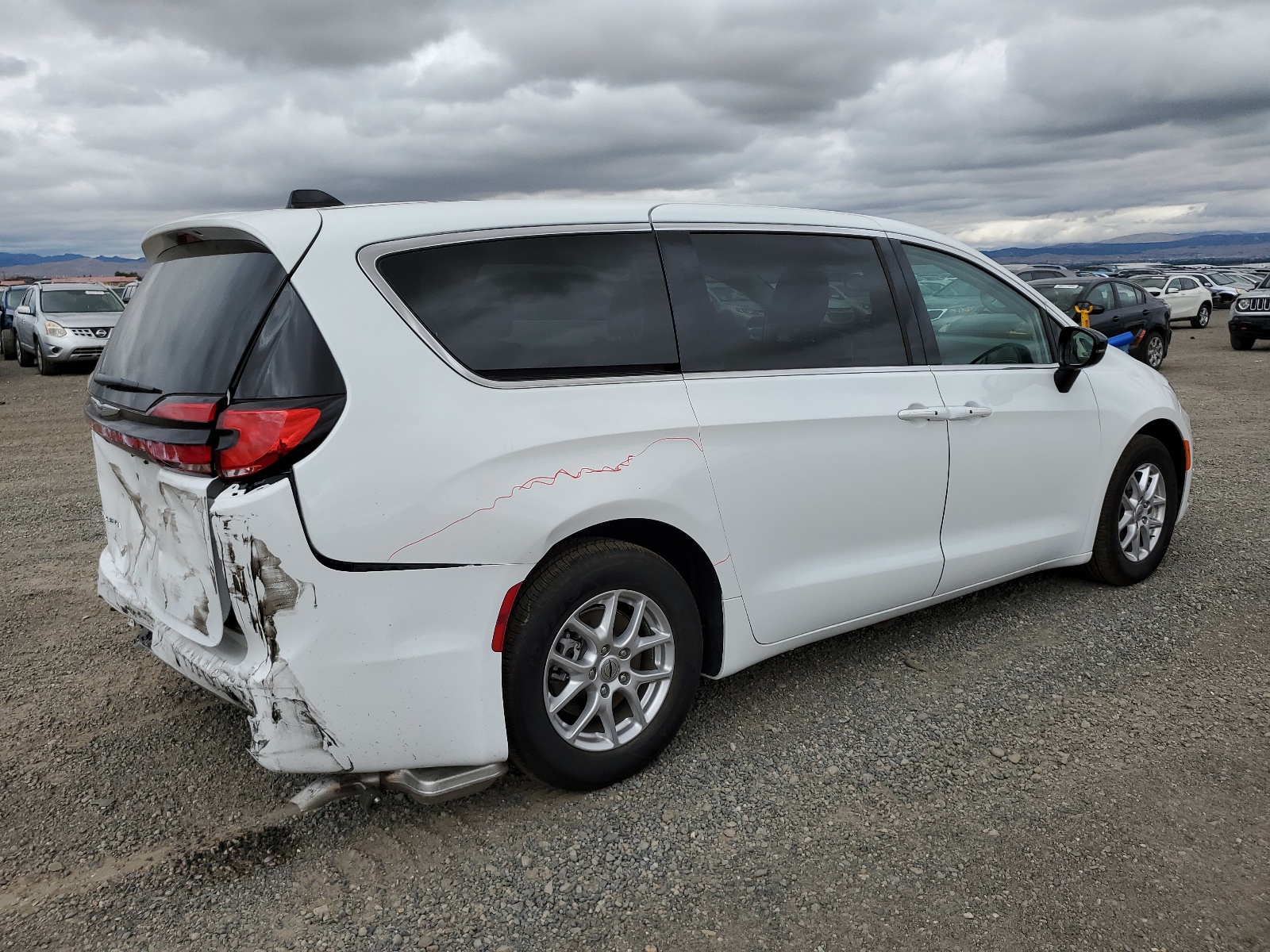 2024 Chrysler Pacifica Touring L vin: 2C4RC1BG3RR146104