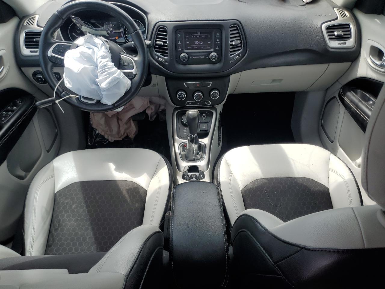 2018 Jeep Compass Latitude VIN: 3C4NJDBBXJT201918 Lot: 57211824