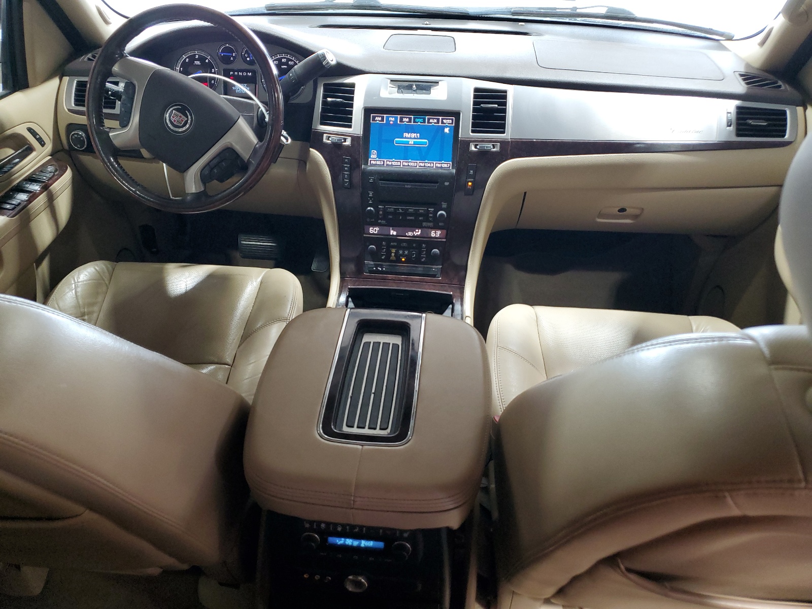 1GYUKBEF2AR283528 2010 Cadillac Escalade Luxury