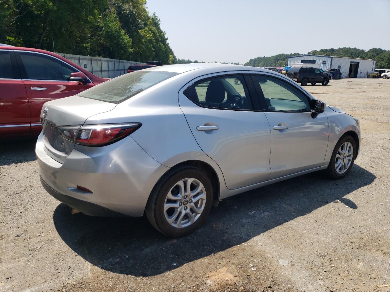 2017 Toyota Yaris - Image 3