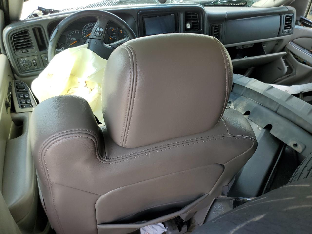 2006 Chevrolet Tahoe - Image 8