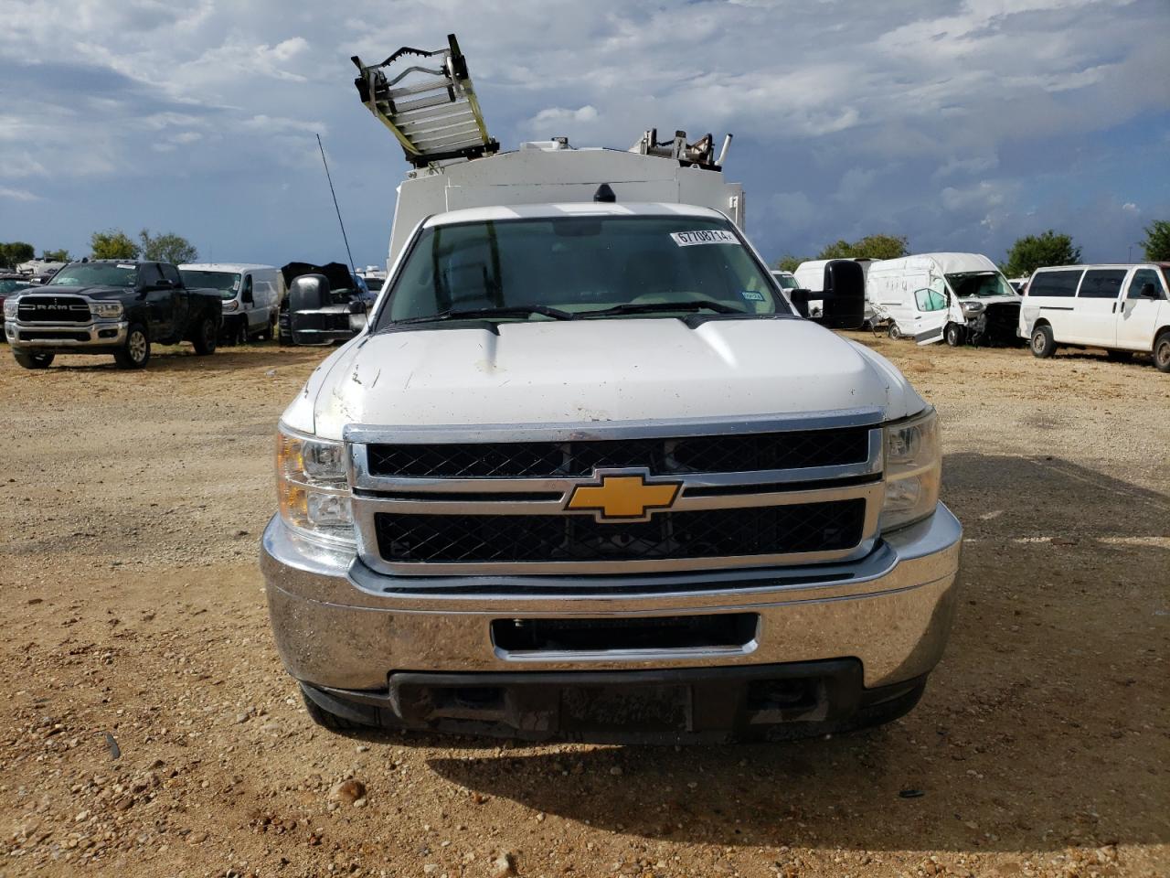 2012 Chevrolet Silverado - Image 5