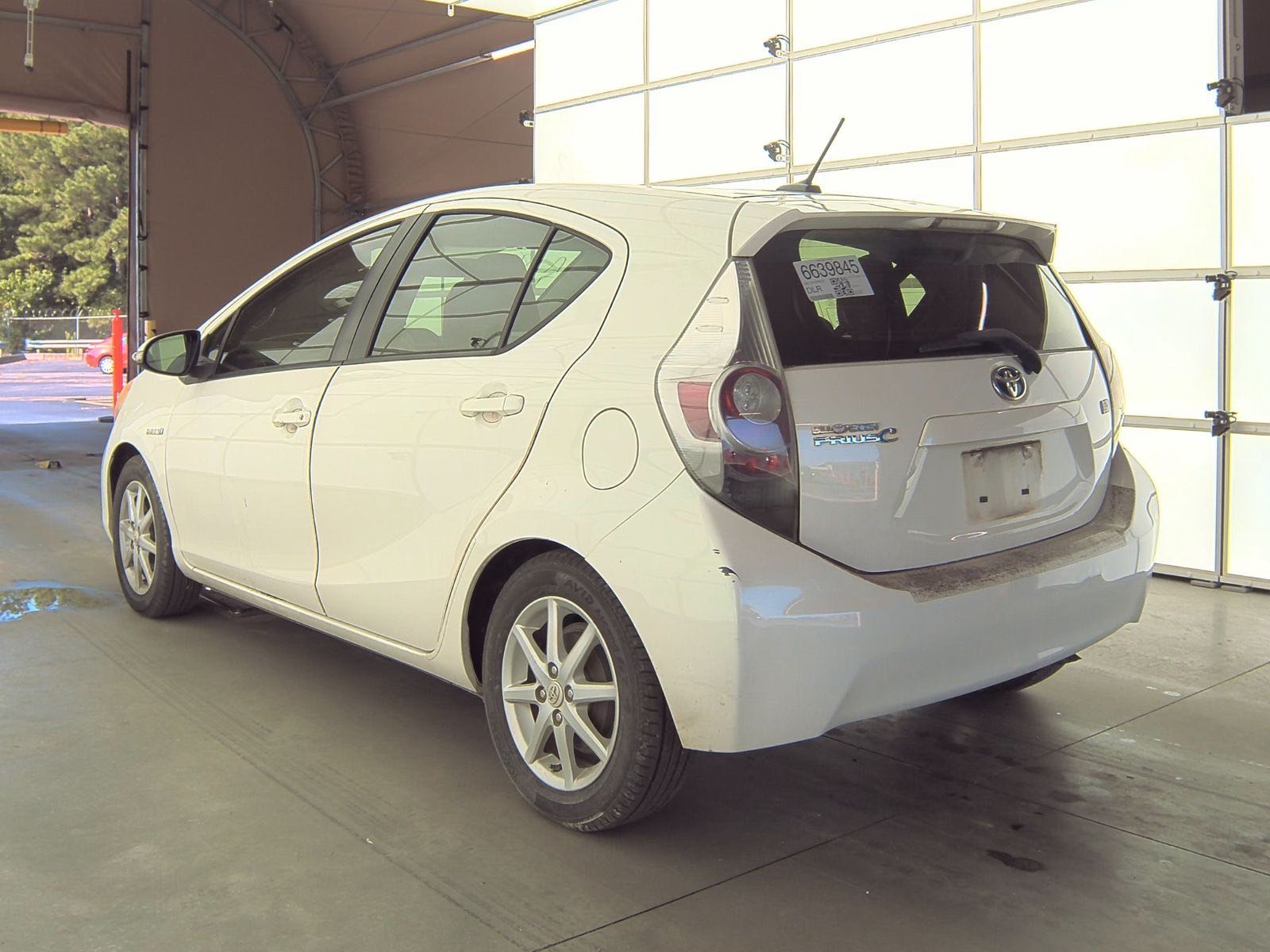 2013 Toyota Prius C vin: JTDKDTB3XD1543250