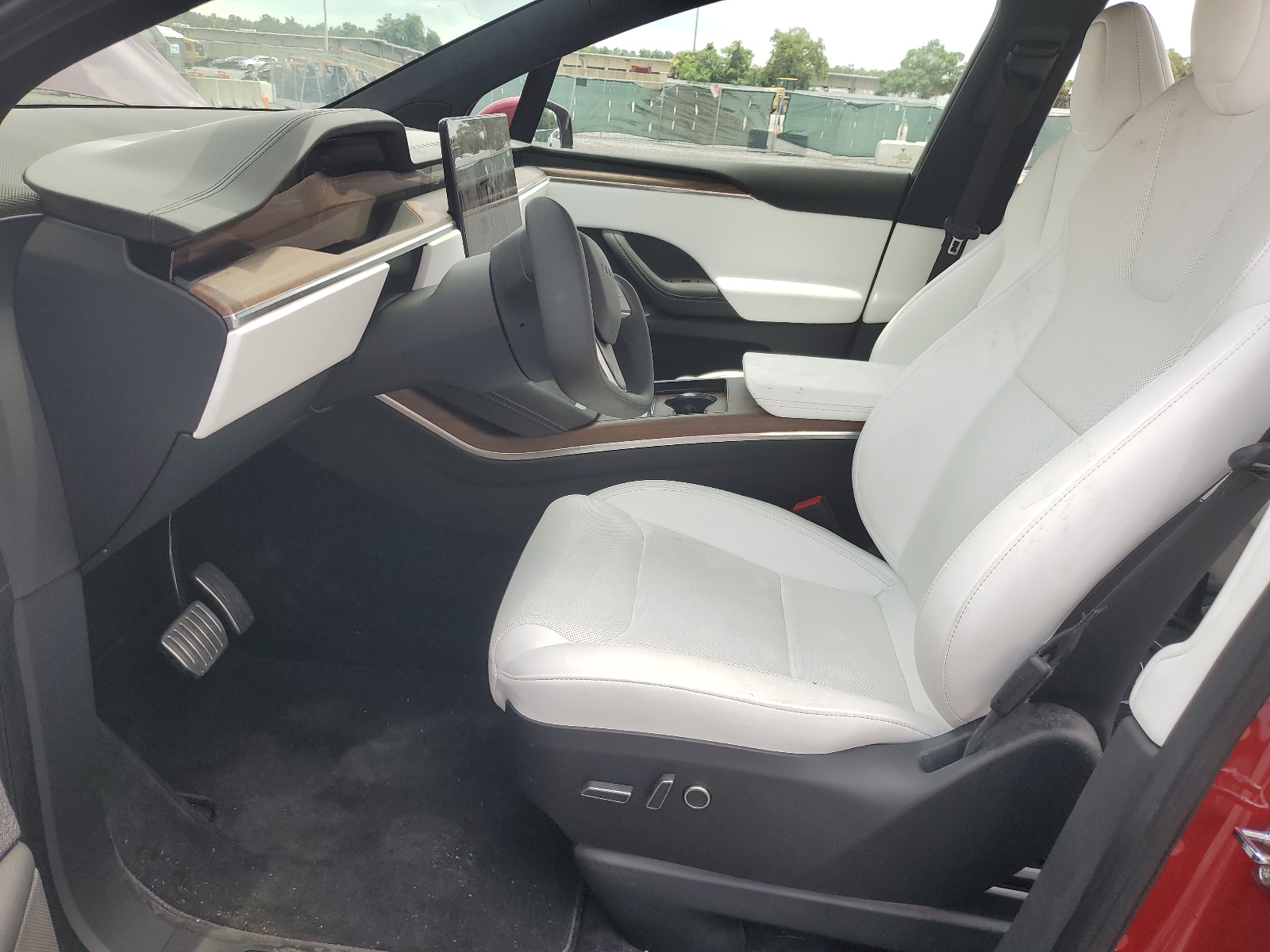 7SAXCDE56RF433812 2024 Tesla Model X