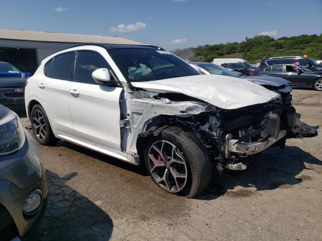 ZASPAKBN5L7C90822 Alfa Romeo Stelvio TI 4