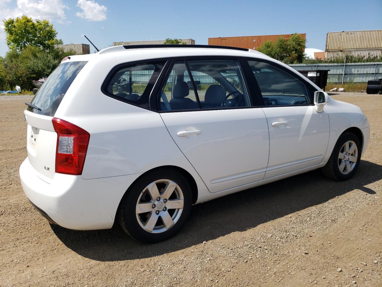 2007 Kia Rondo Base VIN: KNAFG525X77031976 Lot: 67348034