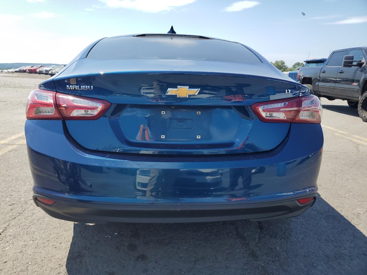 VIN 1G1ZD5ST9KF143330 2019 CHEVROLET MALIBU no.6