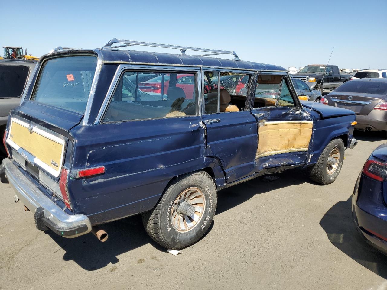 1986 Jeep Grand Wagoneer - Image 3