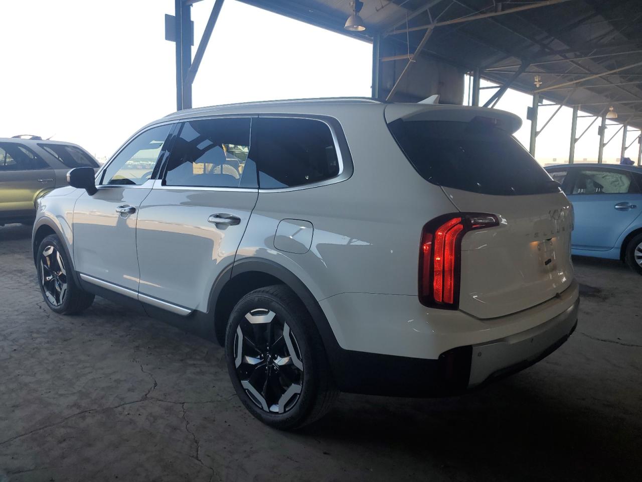 5XYP64GC4PG371803 2023 KIA TELLURIDE - Image 2