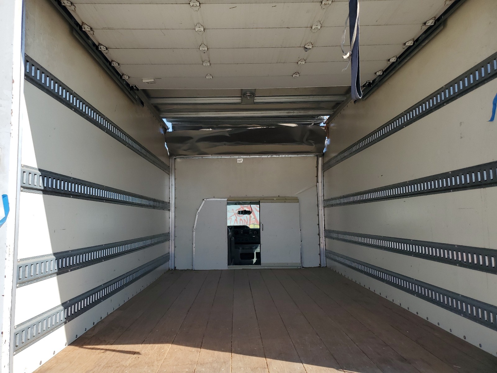 1FDWE3FL3GDC33013 2016 Ford Econoline E350 Super Duty Cutaway Van