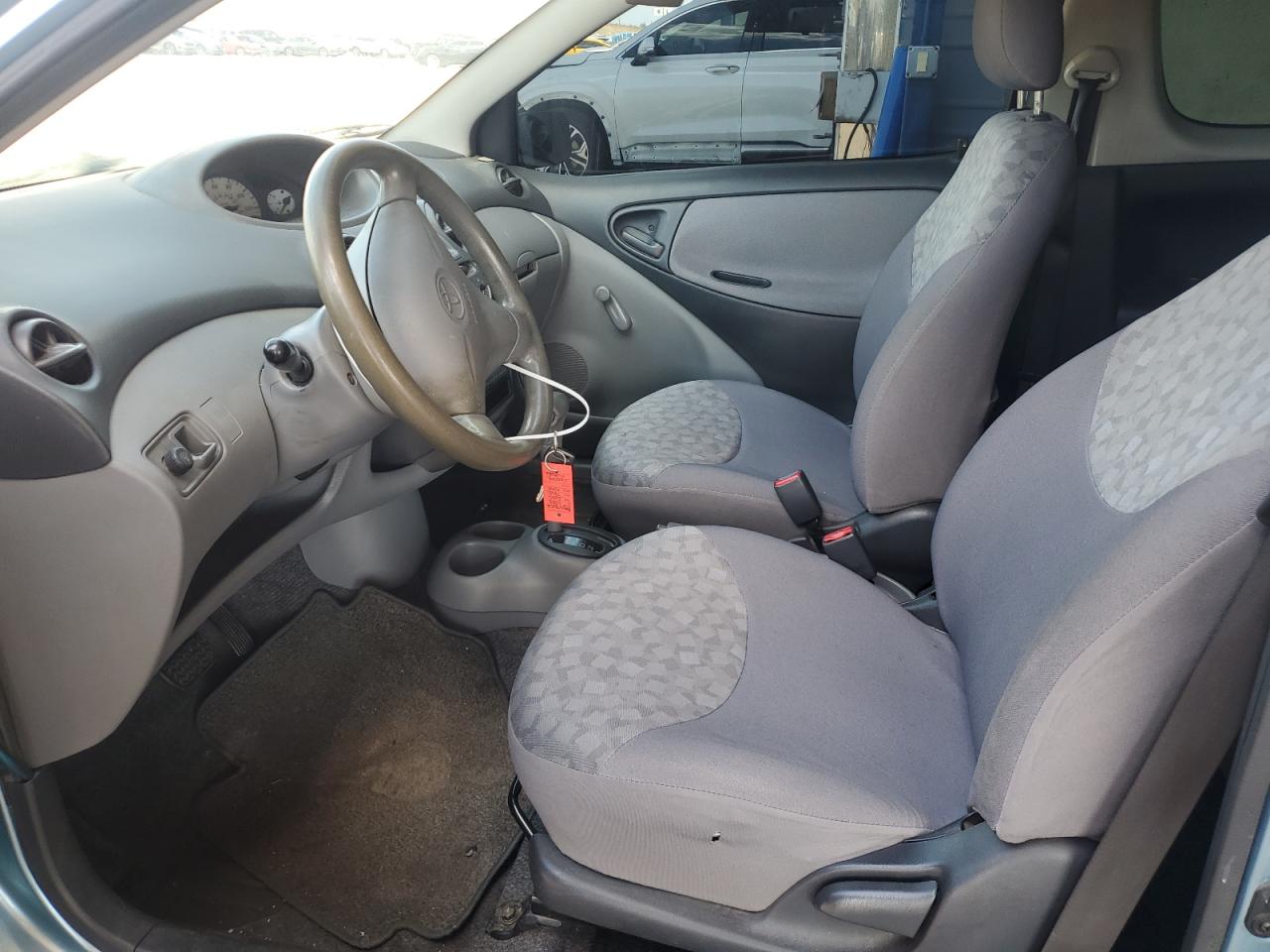 2000 Toyota Echo VIN: JTDAT1235Y0098169 Lot: 66657544