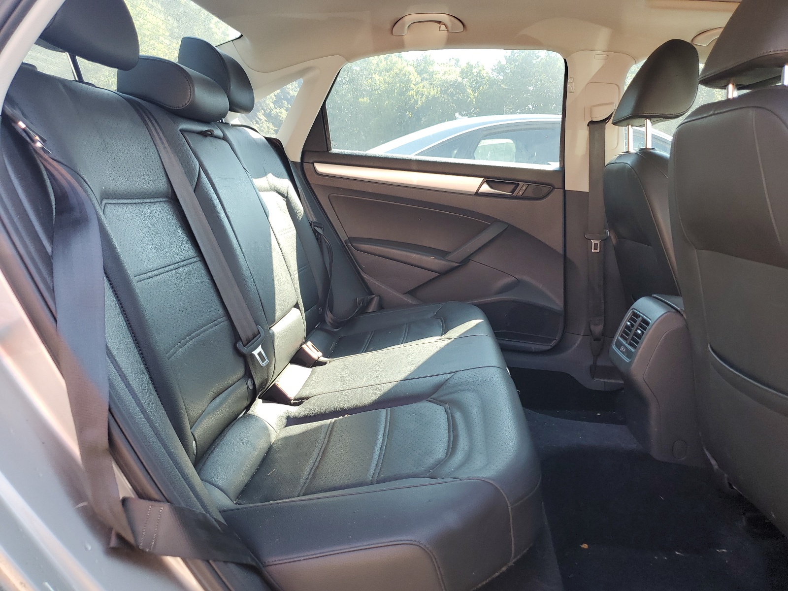 1VWBP7A31DC070937 2013 Volkswagen Passat Se