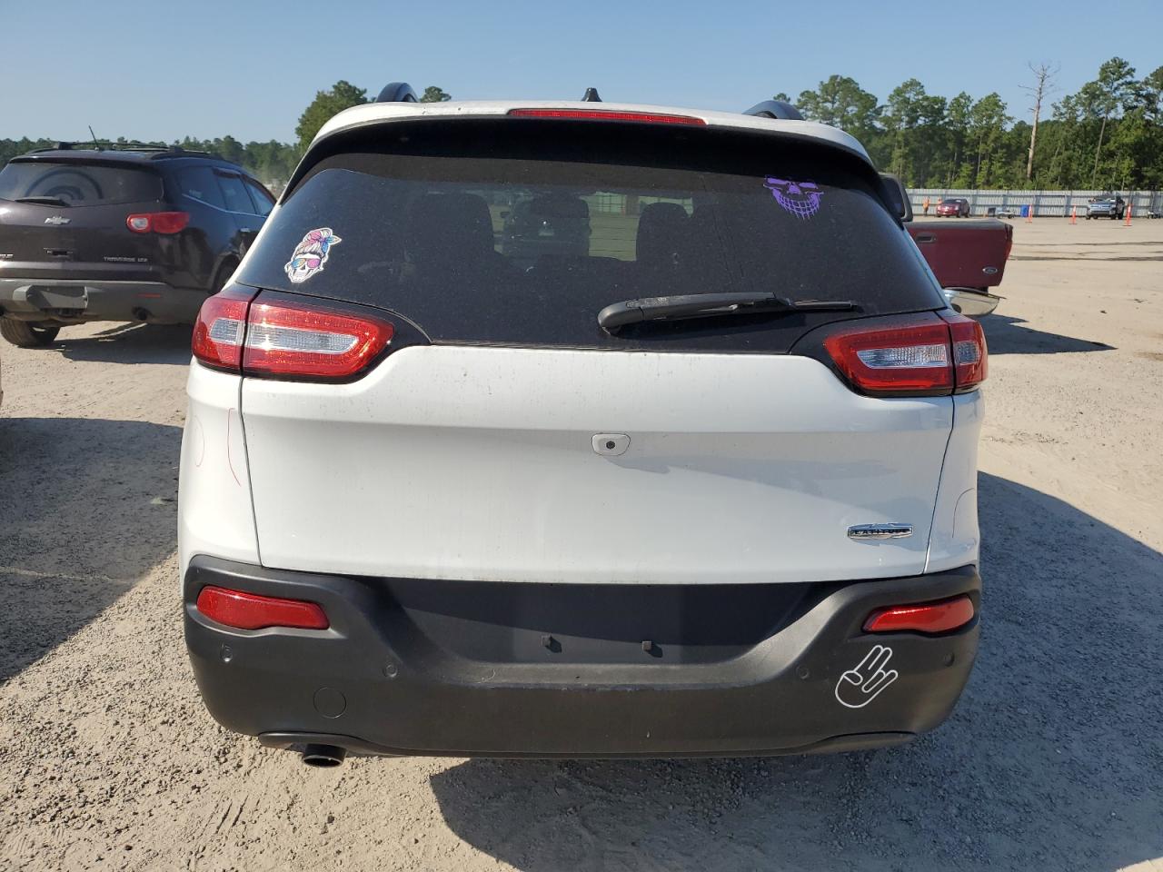 2015 Jeep Cherokee Latitude VIN: 1C4PJLCB8FW669875 Lot: 67052714