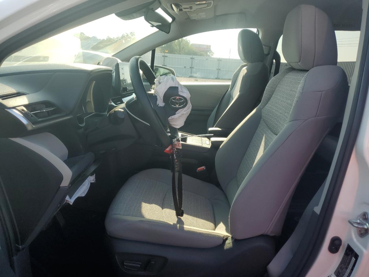 2022 Toyota Sienna - Image 7