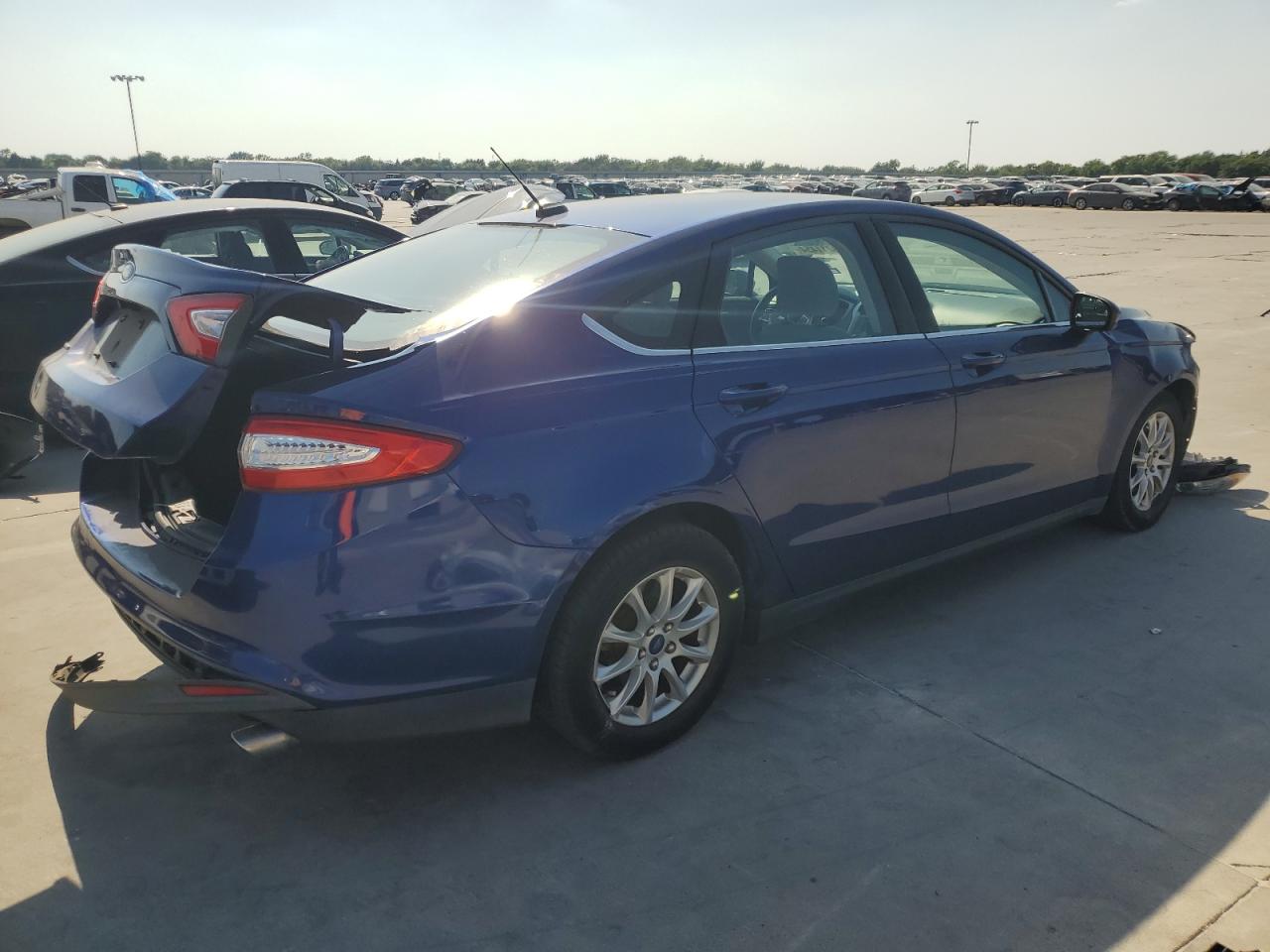 2015 Ford Fusion S VIN: 3FA6P0G77FR293726 Lot: 68211454