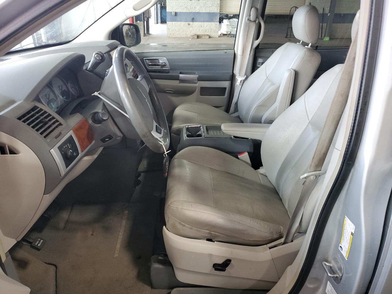 2008 Chrysler Town & Country Touring VIN: 2A8HR54P58R802700 Lot: 65968384