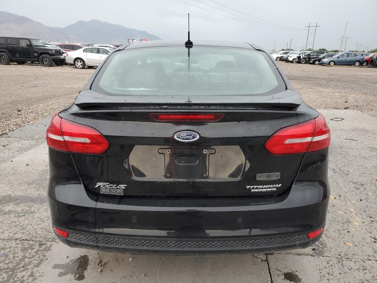 1FADP3J27FL385455 2015 Ford Focus Titanium