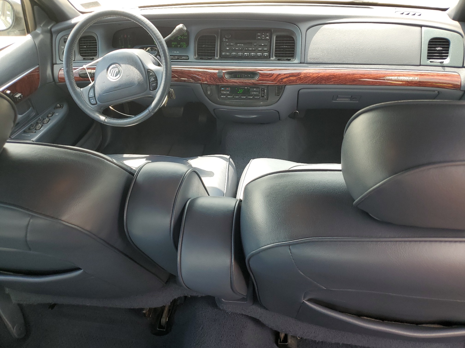 2MEFM75W41X615849 2001 Mercury Grand Marquis Ls