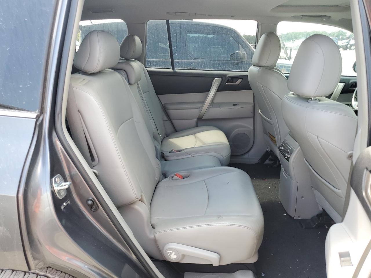 2011 Toyota Highlander Base VIN: 5TDZK3EH5BS038907 Lot: 68029754