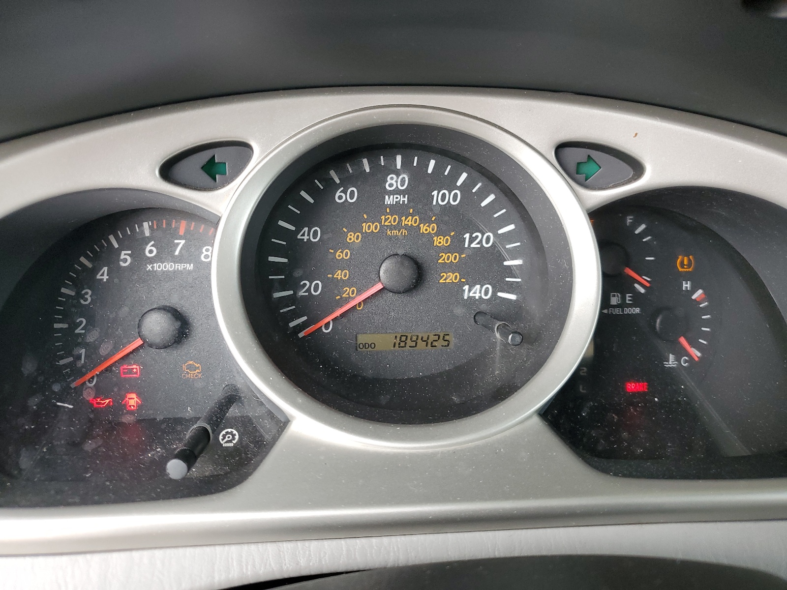 JTEDD21A240081125 2004 Toyota Highlander