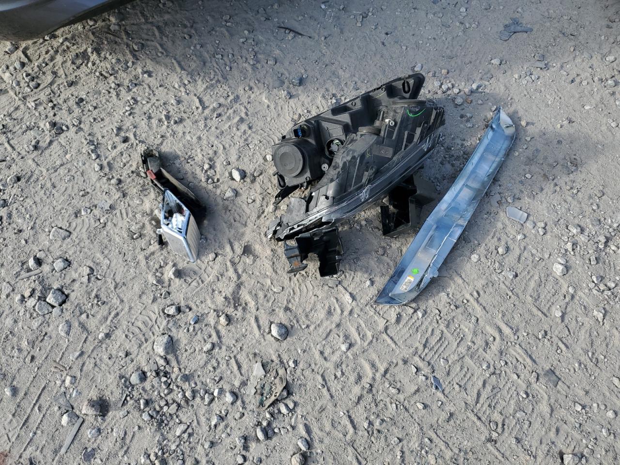 2010 Ford Fusion Hybrid VIN: 3FADP0L31AR365653 Lot: 69203184