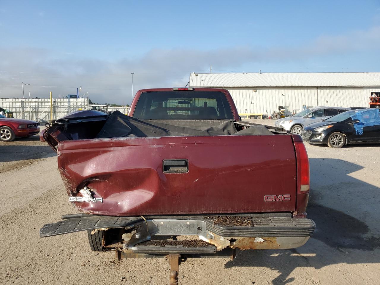 1GTGC29R9WE519496 1998 GMC Sierra C2500