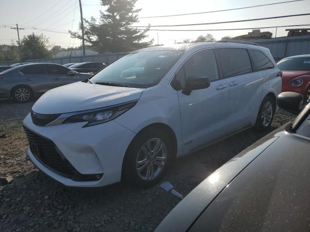 2021 Toyota Sienna Xse