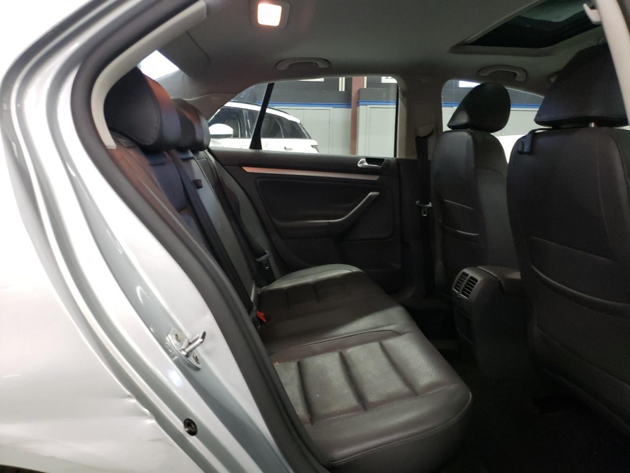 2007 Volkswagen Jetta Wolfsburg VIN: 3VWEG71K77M135216 Lot: 64832004