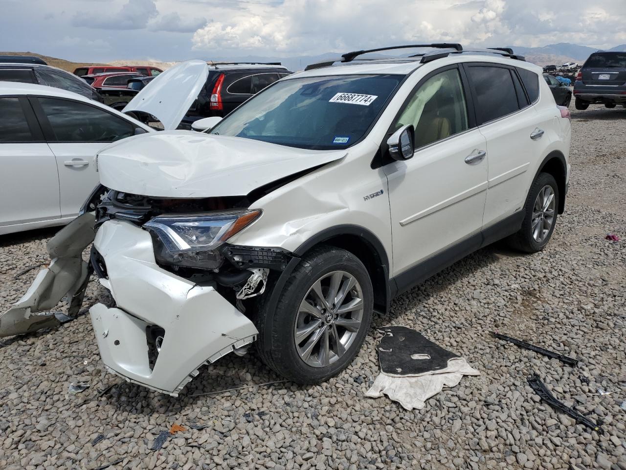 JTMDJREV4HD138409 2017 TOYOTA RAV 4 - Image 1