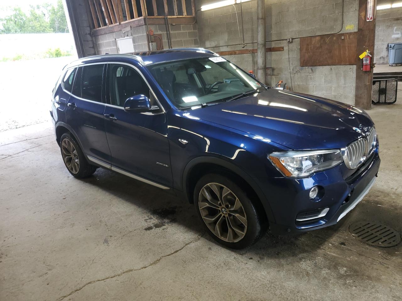 VIN 5UXWX7C53H0U42867 2017 BMW X3 no.4