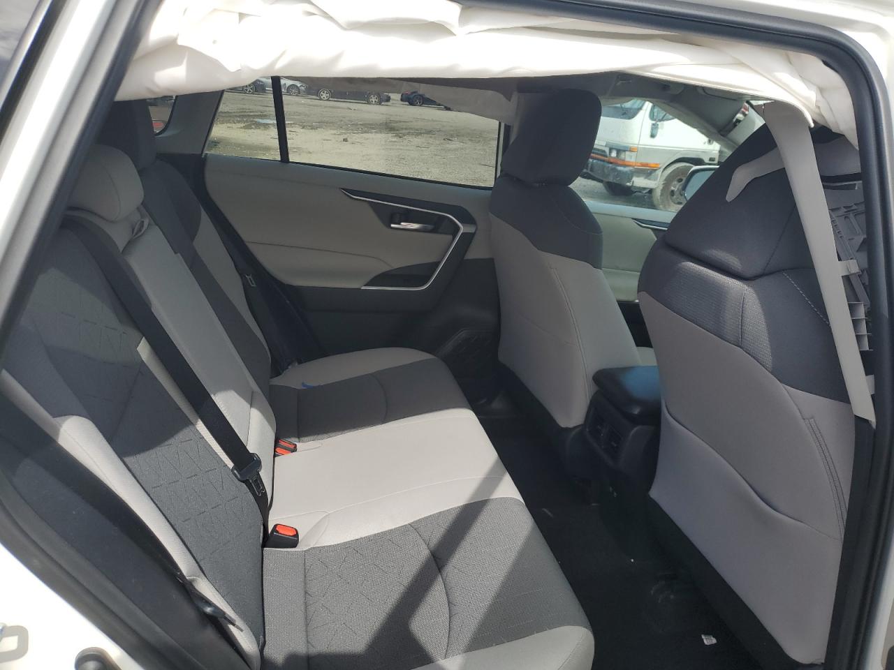 2021 Toyota Rav4 Xle VIN: 2T3W1RFV9MC127637 Lot: 66672444