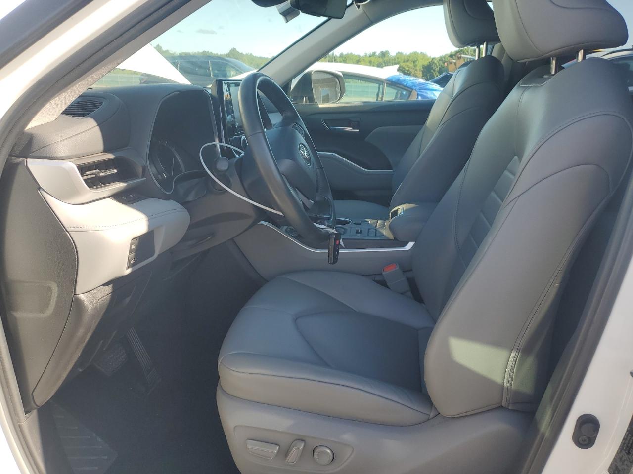 2022 Toyota Highlander Xle VIN: 5TDGZRBH4NS568753 Lot: 68531764