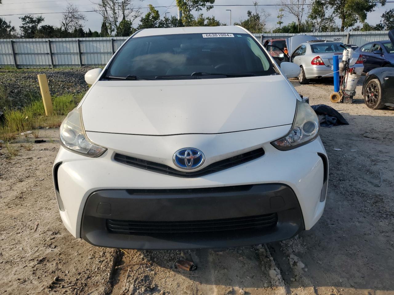 2016 Toyota Prius - Image 5