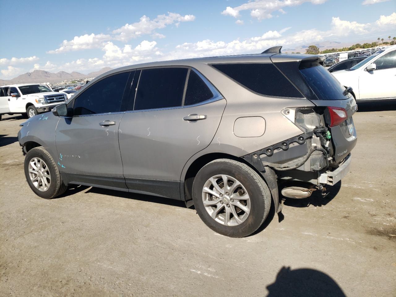 3GNAXUEV6KS573127 2019 CHEVROLET EQUINOX - Image 2