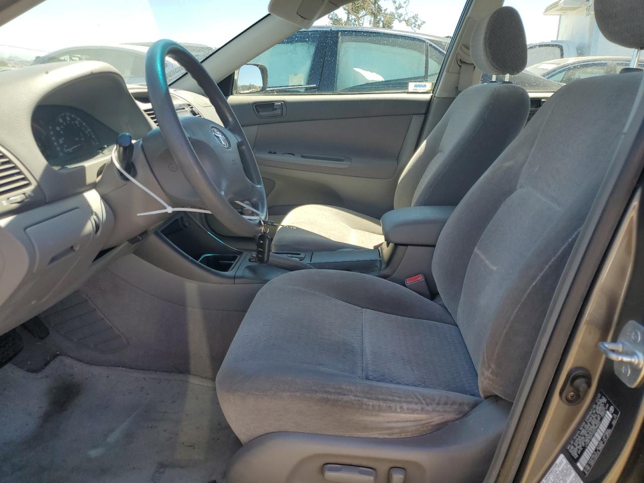 2003 Toyota Camry Le VIN: JTDBE32KX30238520 Lot: 68091624