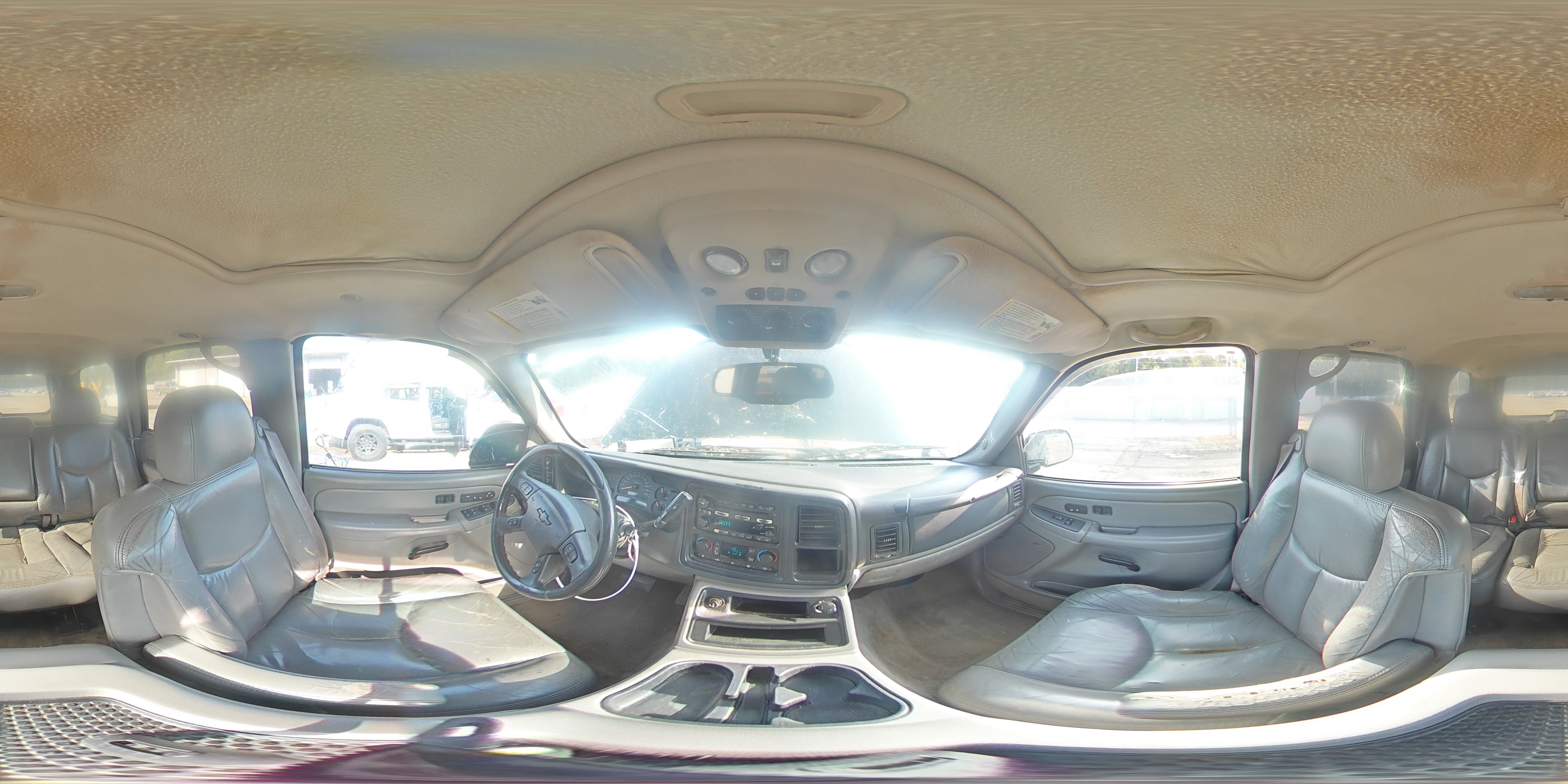 2004 Chevrolet Tahoe - Image 13