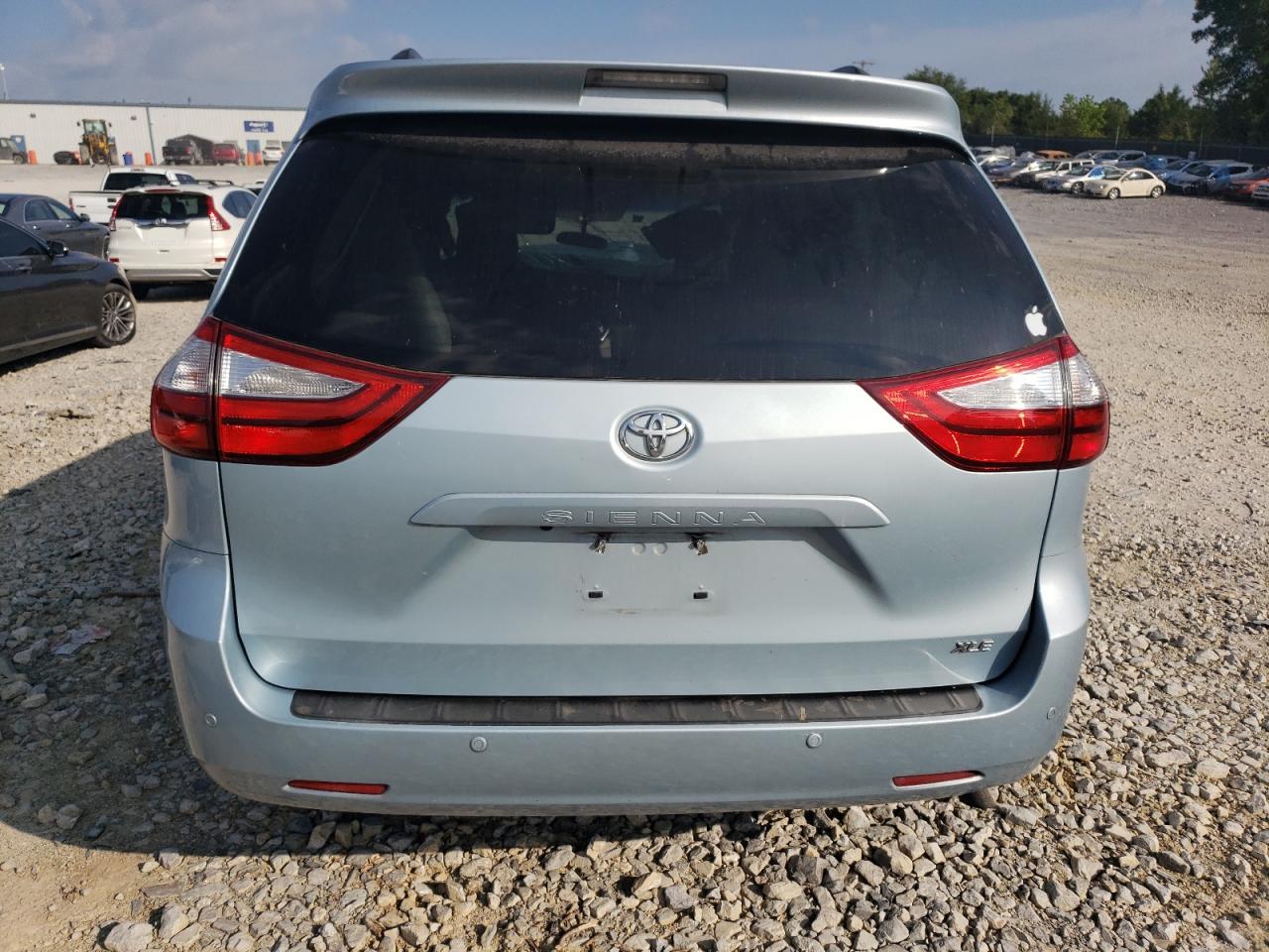 5TDYK3DCXGS764626 2016 Toyota Sienna Xle