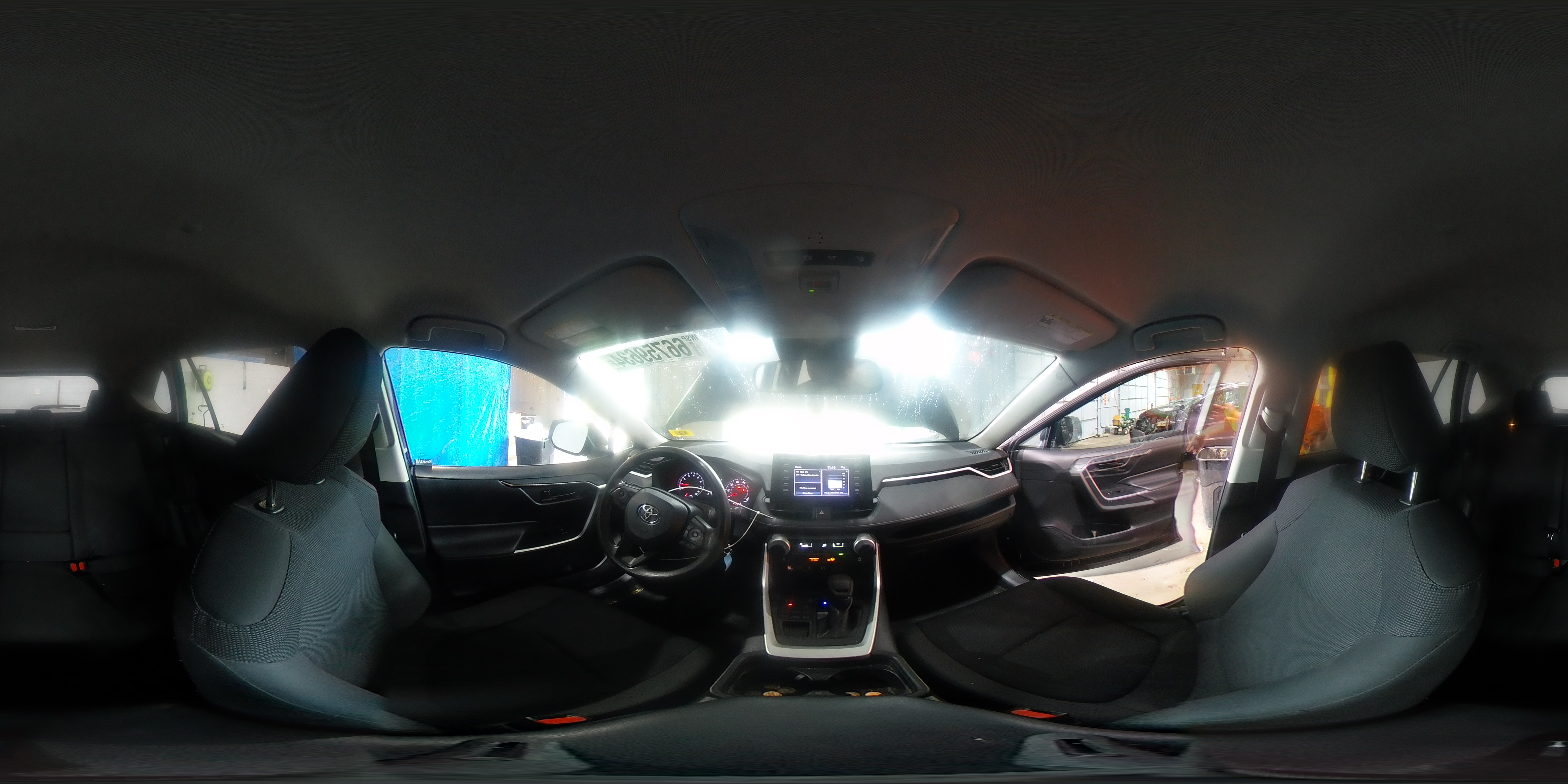 2019 Toyota RAV 4 - Image 13