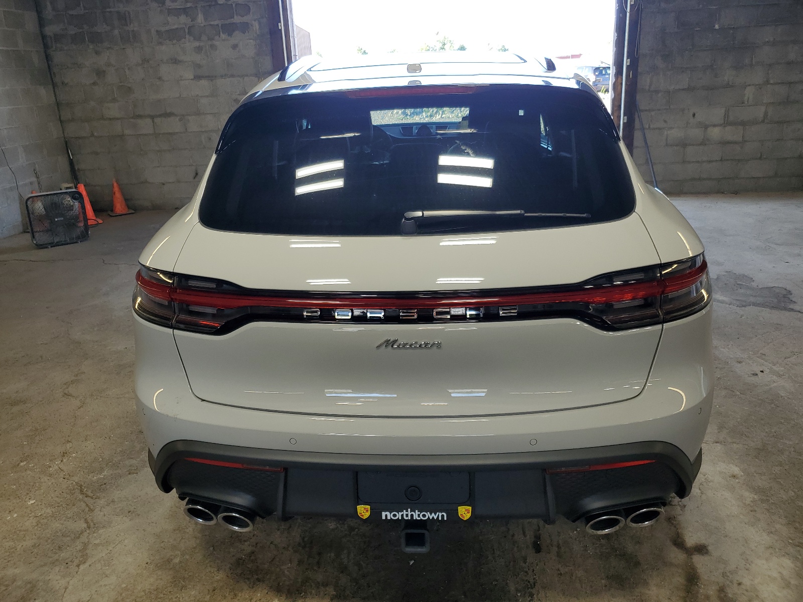 WP1AA2A51RLB02537 2024 Porsche Macan Base