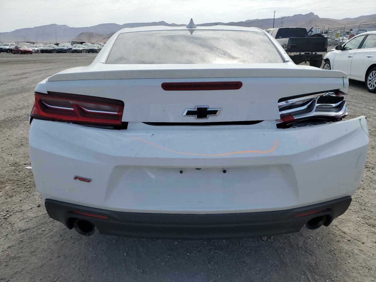 1G1FB1RS1J0102660 2018 Chevrolet Camaro Lt